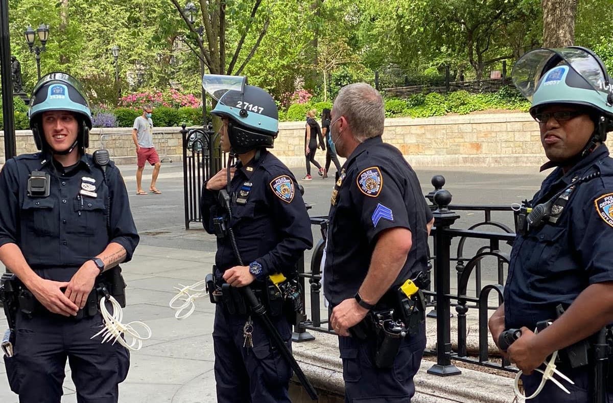 Cel puțin șapte morți în atacuri armate la Chicago / Trump cere implicarea armatei