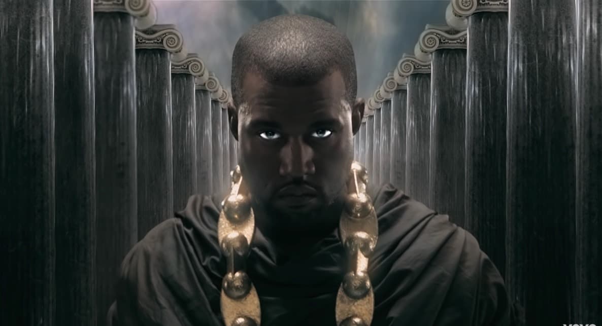 „Un castel de cărți de joc”: cum a reușit festivalul Wireless să greșească atât de grav în cazul lui Kanye West?
