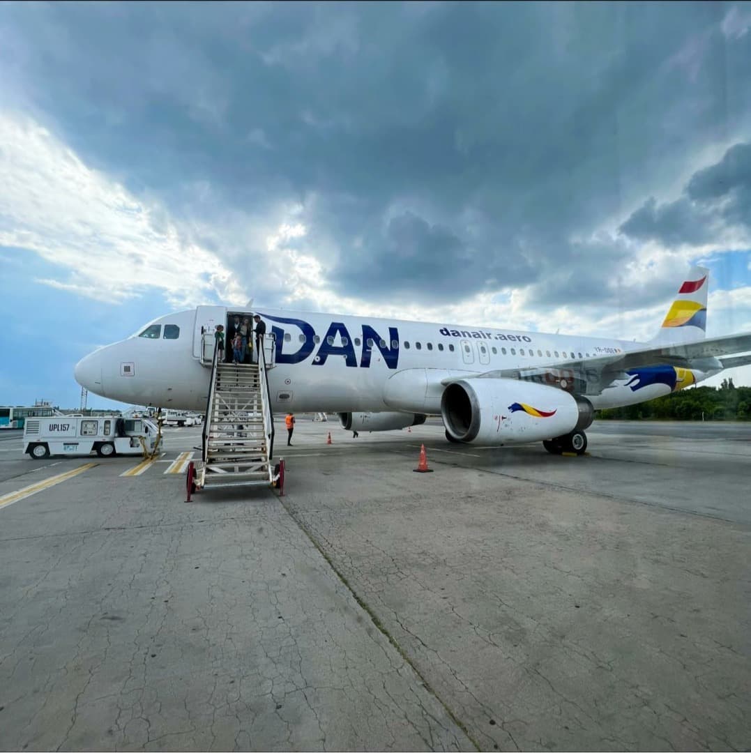 Defense România: Un avion cu 96 de pasageri, aproape să se prăbușească lângă Bacău, în decembrie 2025 / Raport preliminar asupra cauzelor / Defecțiuni ale sistemelor GPS