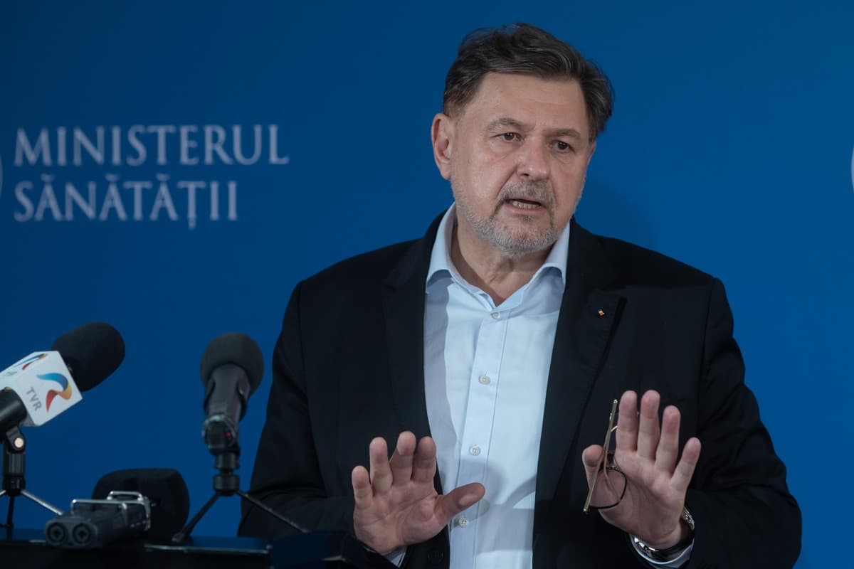 SURSE Alexandru Rafila a provocat un accident rutier. El ar fi lovit cu mașina un alt autoturism, o persoană dusă la spital