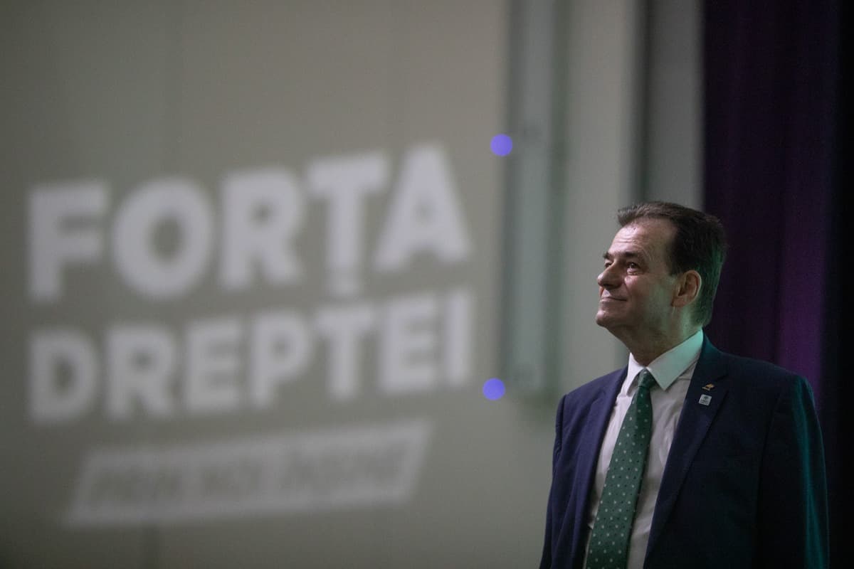 Ludovic Orban își arată disponibilitatea de a se întoarce în PNL. Deocamdată, el e doar „invitat” la Congresul de la Romexpo