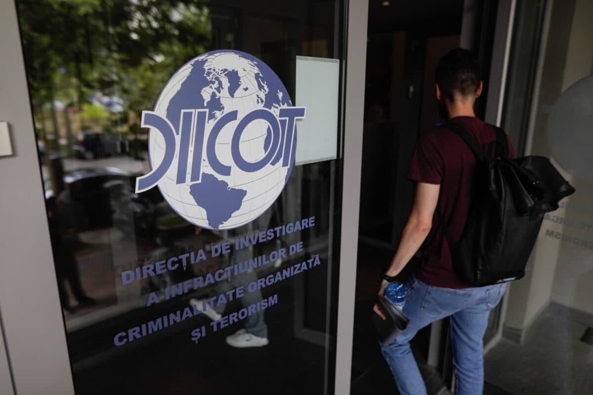 Cetăţean srilankez, reţinut de DIICOT / Aducea droguri din Canada, Germania şi Olanda