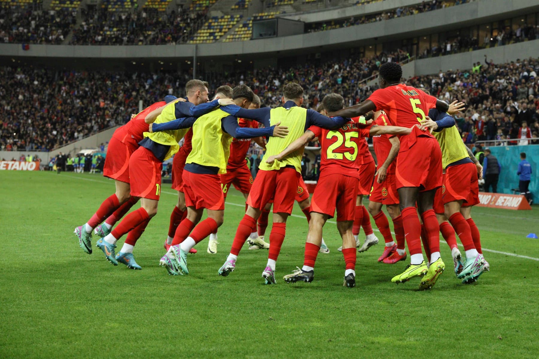 Dinamo – FCSB în finala pentru cupele europene / Echipa lui Becali a trecut în prelungiri de Botoșani