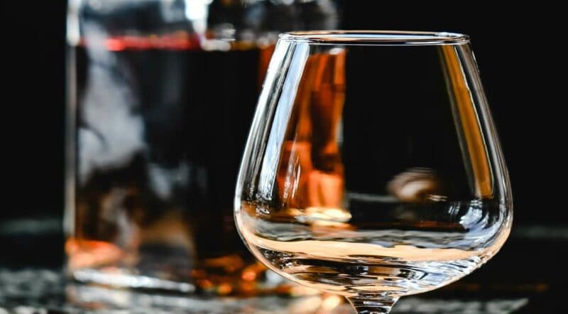 Finlanda va permite livrarea alcoolului la domiciliu şi extinderea vânzărilor online