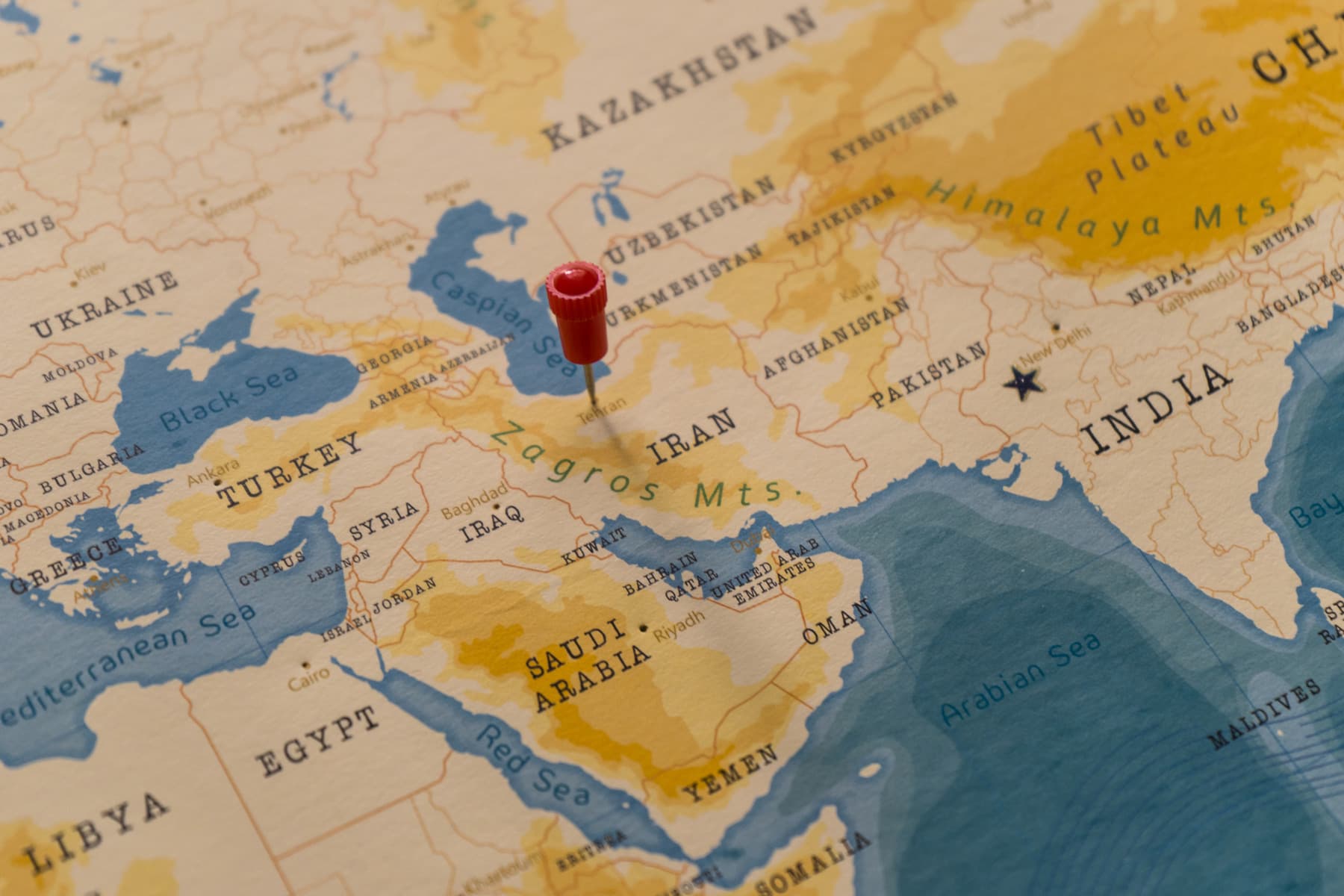 Bahrainul condamnă 9 persoane la închisoare pe viață pentru presupuse legături cu Gărzii Revoluționare Islamice / Ar fi fotografiat anumite obiective militare