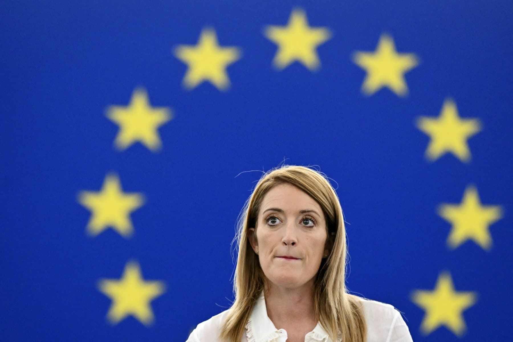 Roberta Metsola, șefa Parlamentului European, a dat un mesaj de susținere pentru Ilie Bolojan chiar în ziua în care Nicușor Dan a ajuns la Bruxelles / Și Manfred Weber l-a sunat azi pe șeful PNL