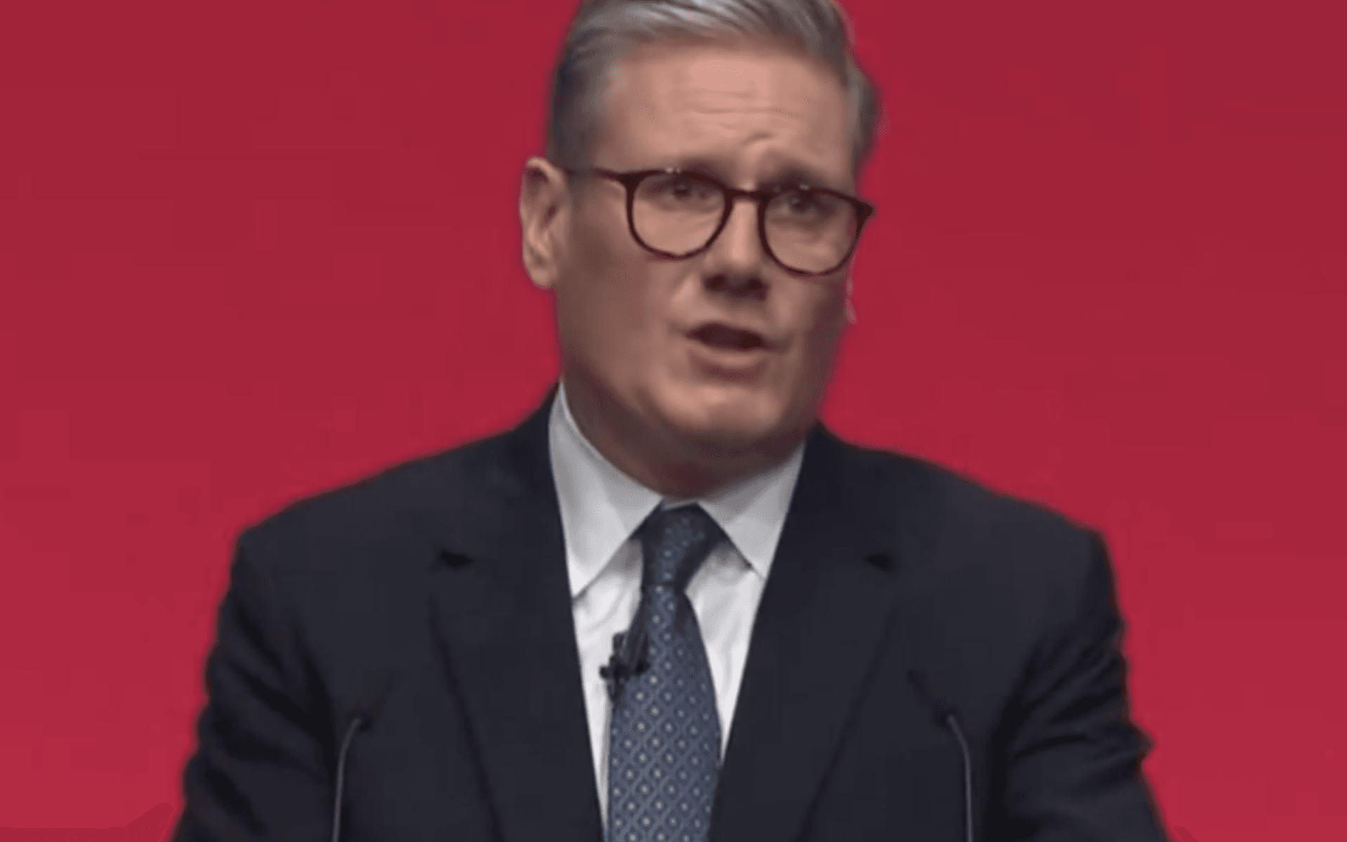 Premierul britanic îi critică pe Trump și Putin în privința costurilor la energie: „M-am săturat” / ”Familiile din întreaga țară văd cum facturile lor la energie cresc și scad, din cauza acțiunilor lui Putin sau Trump”