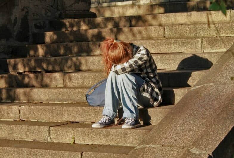 Sondaj World Vision: Anxietatea, presiunea școlii și lipsa dialogului cu adulții, principalele probleme ale adolescenților