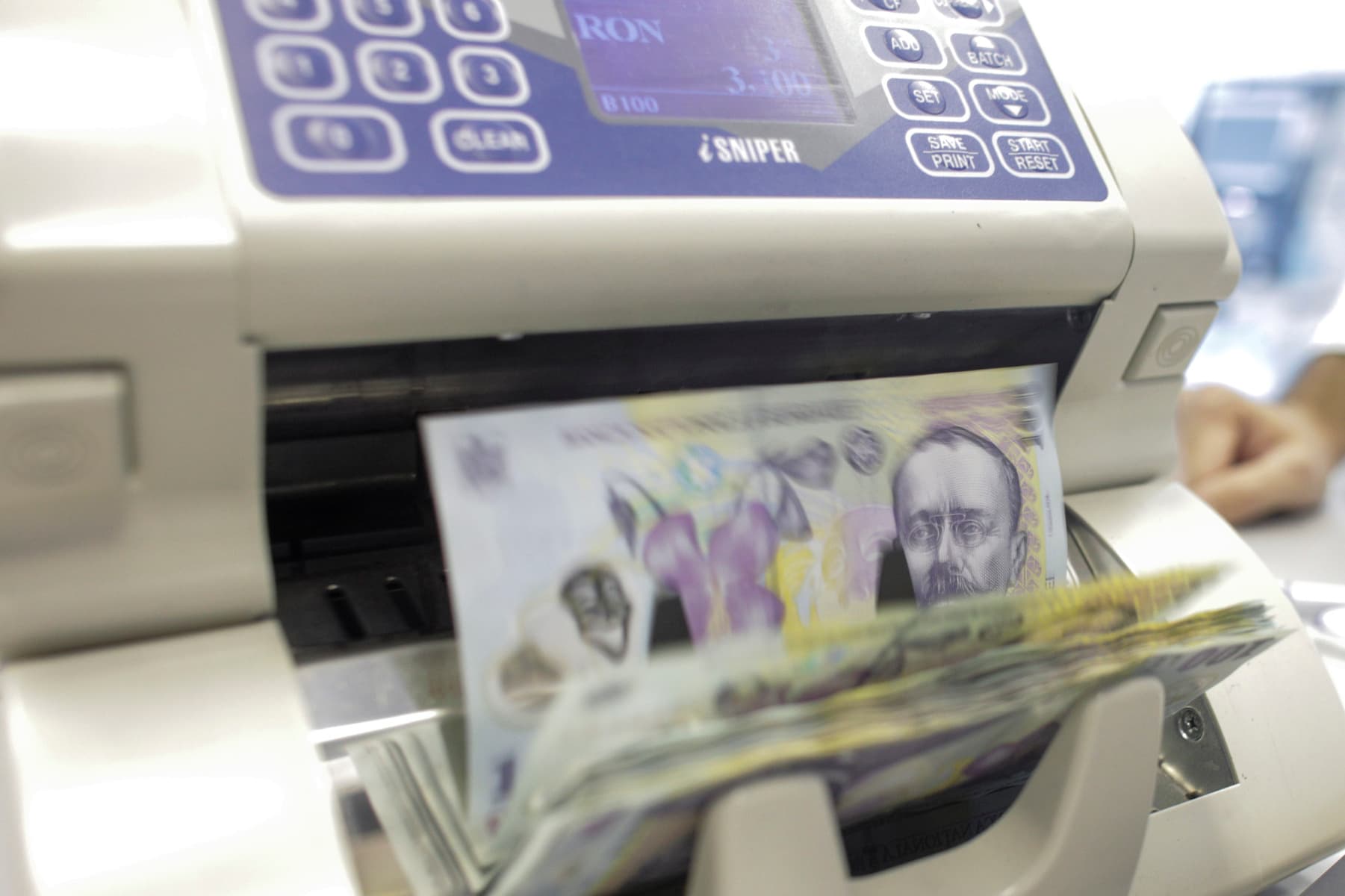 Rata anuală a inflaţiei a crescut la 9,87% în luna martie / Alimentele s-au scumpit cu 7,67%
