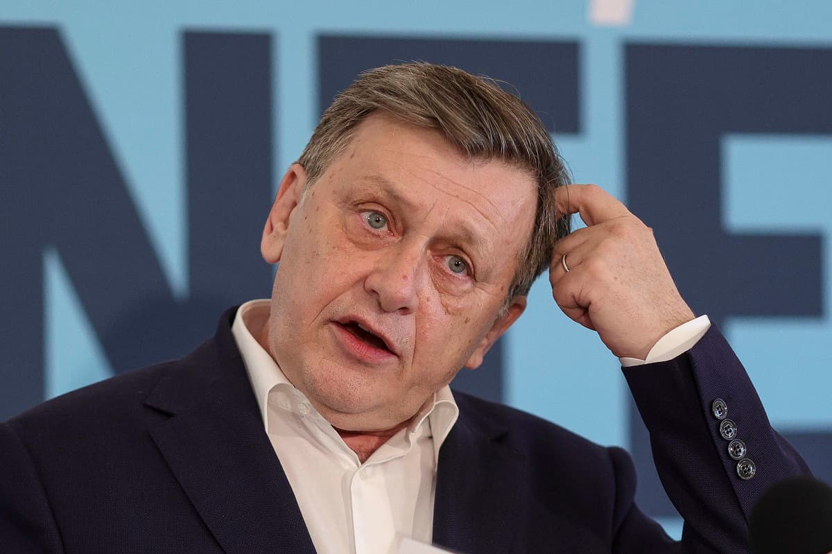 Crin Antonescu: Ne așteptăm la un guvern PNL-USR-UDMR cu susținere parlamentară / Astăzi țara este condusă la nivel guvernamental de USR