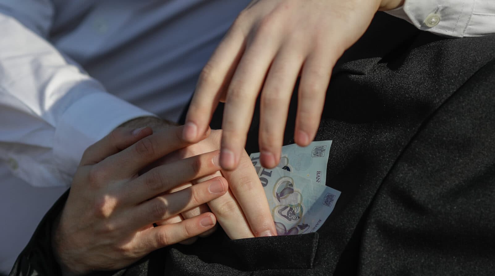 Alocația pentru copii să fie redusă la 100 de lei și o sumă de 250 de lei acordată ca bursă de prezență la școală sau grădiniță -proiect UMDR