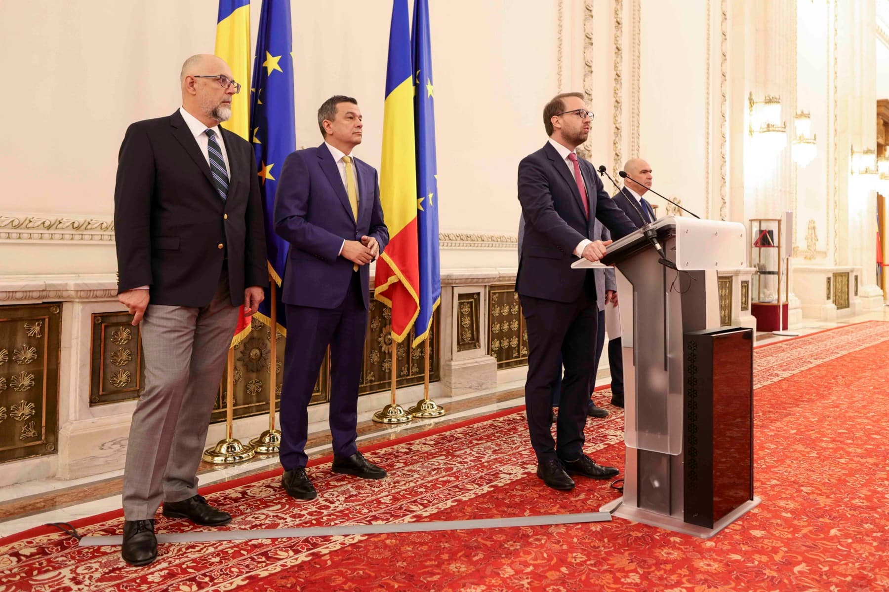 BREAKING Kelemen Hunor a anunțat că parlamentarii UDMR nu vor intra în sală la votul pentru guvernul Veștea / ”Eu nu aș accepta voturile AUR dacă aș fi Veștea”