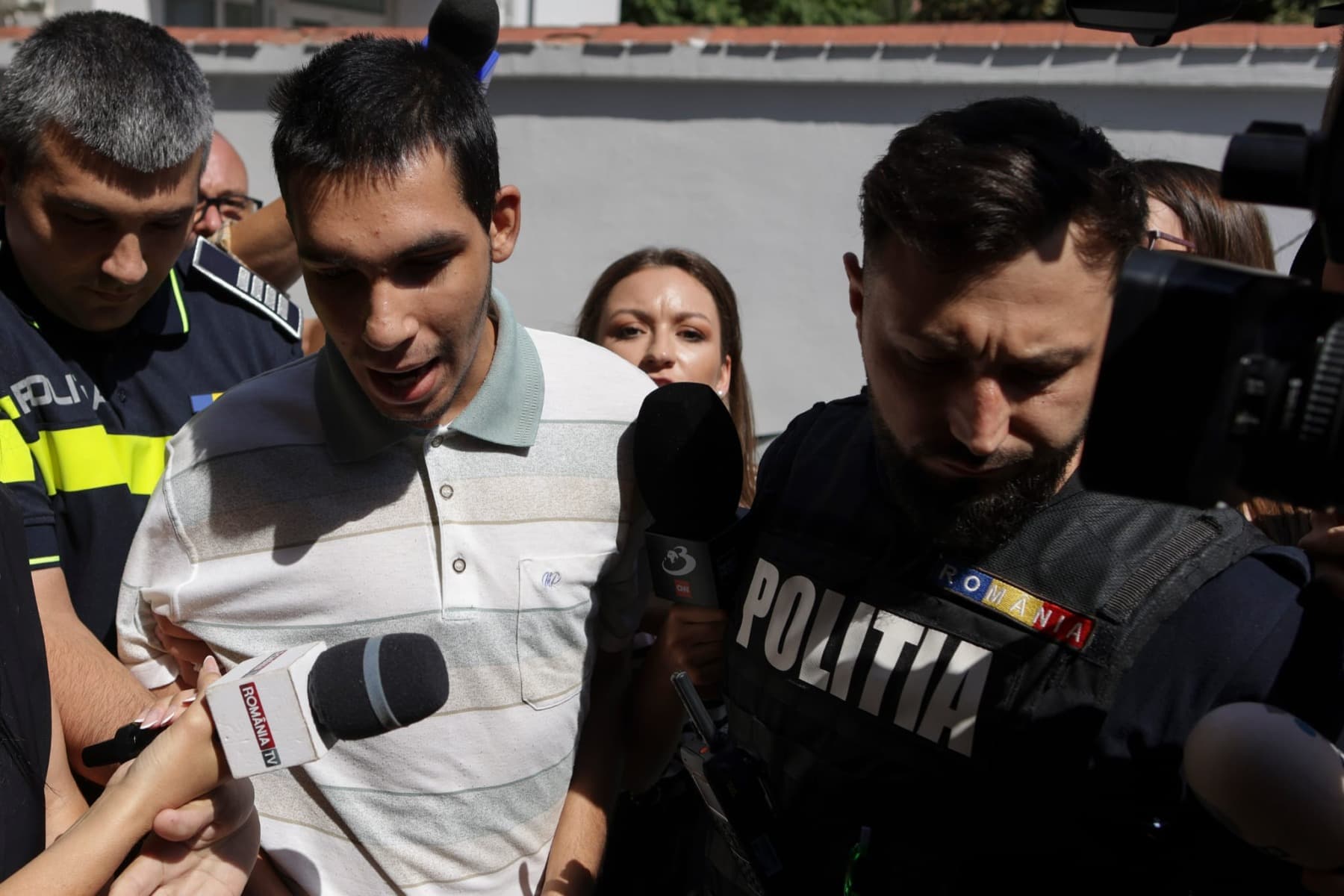 EXCLUSIV Agresorul livratorului din Bangladesh, la un pas de a ajunge iarăși după gratii / Este acuzat de noi infracțiuni: desene cu simboluri fasciste pe blocuri / Tribunalul a respins de două ori arestarea sa preventivă