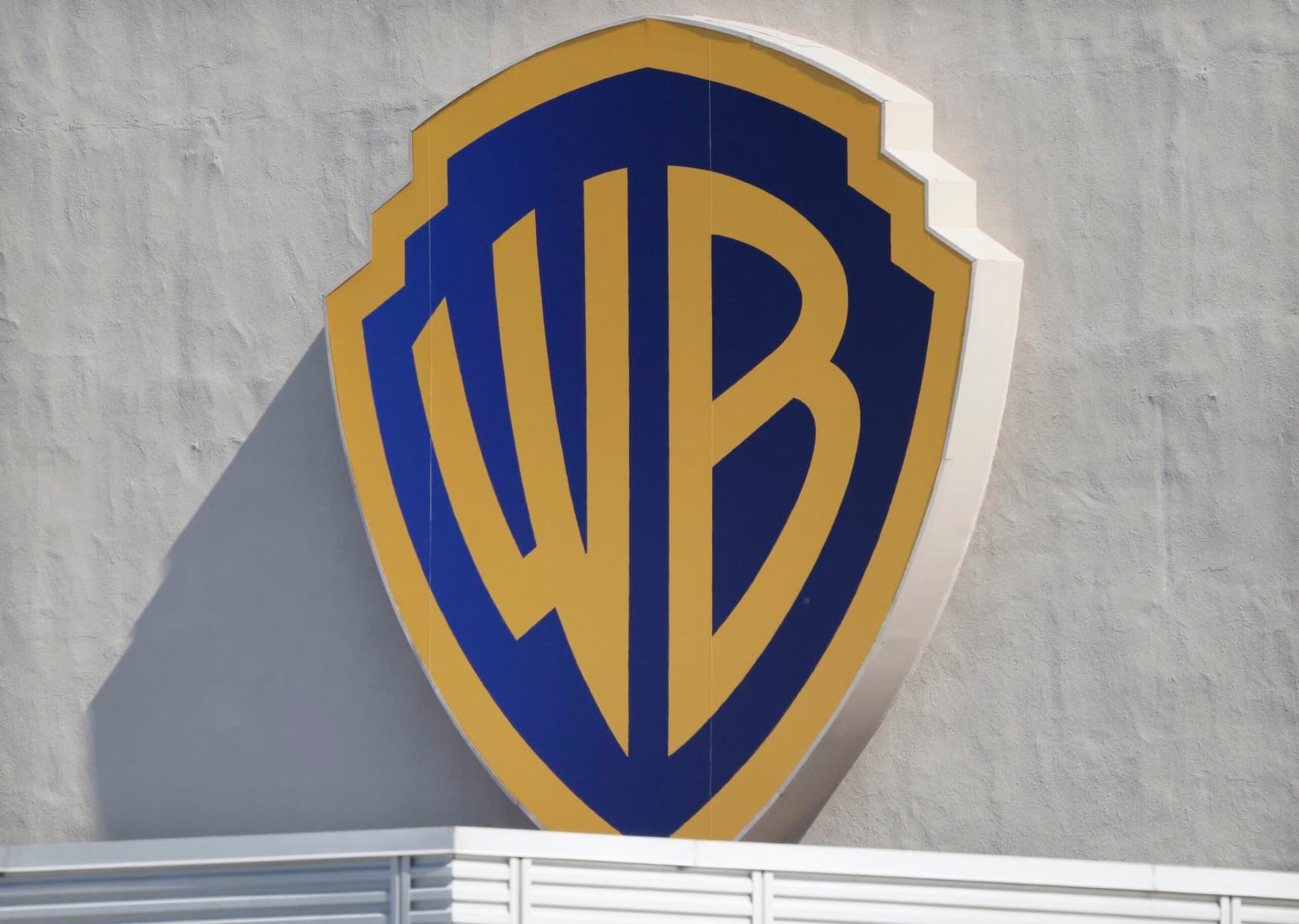 Ce ar putea însemna preluarea Warner Bros de către Paramount Skydance pentru serviciile de streaming, cinematografe și știri
