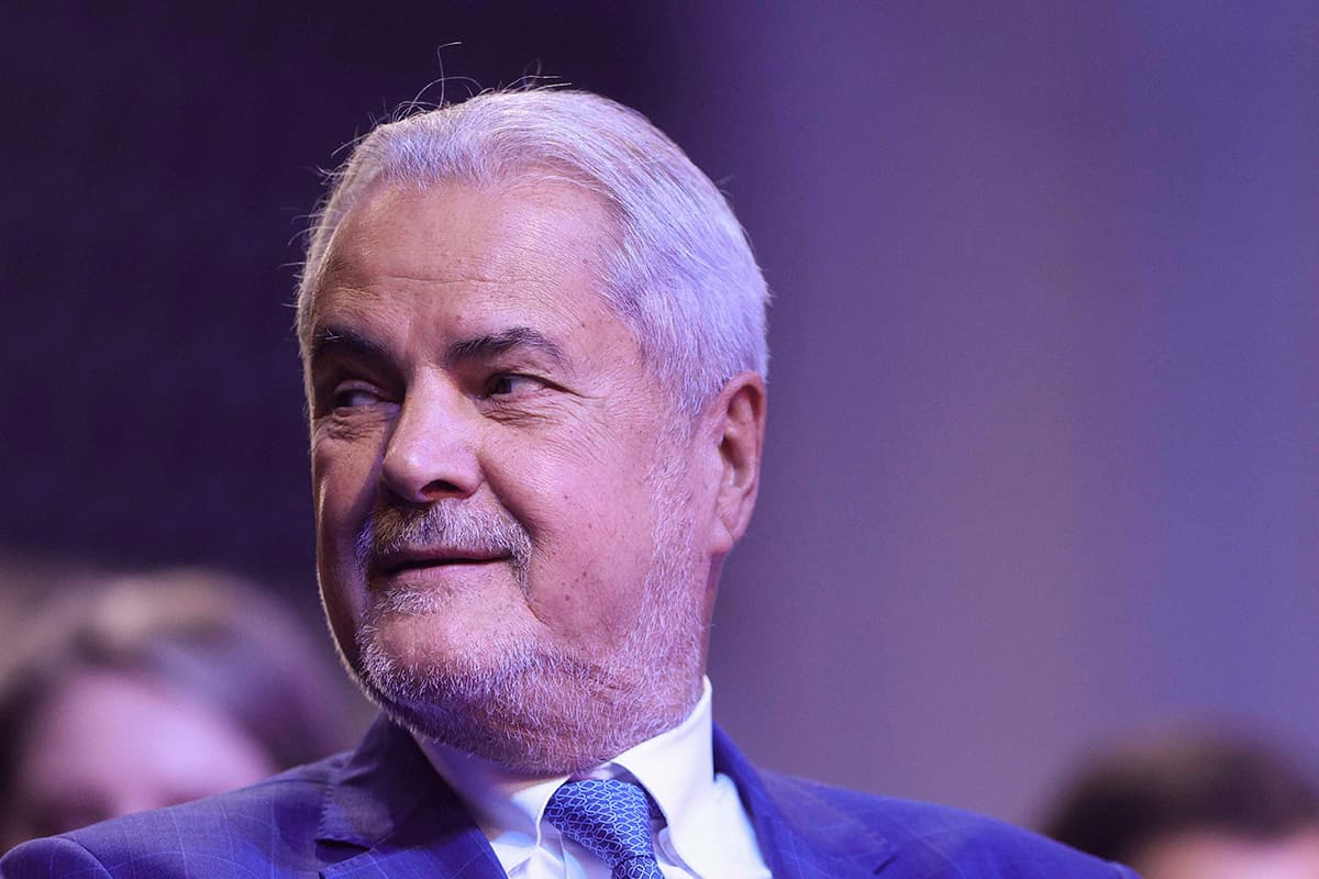 Bolojan îi ridică uneia dintre asociațiile lui Adrian Năstase statutul de utilitate publică