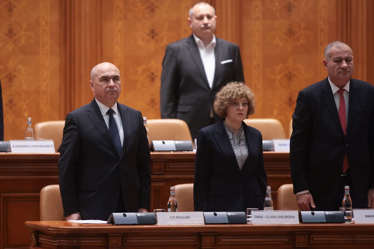 Bolojan despre scandalul din jurul Oanei Gheorghiu și consilierului acuzat că ar fi obținut bani din programul SAFE: Nu văd nicio formă de conflict de interese. Dna Gheorghiu nu a fost implicată în negocierile pe SAFE, ea are altă zonă de competențe
