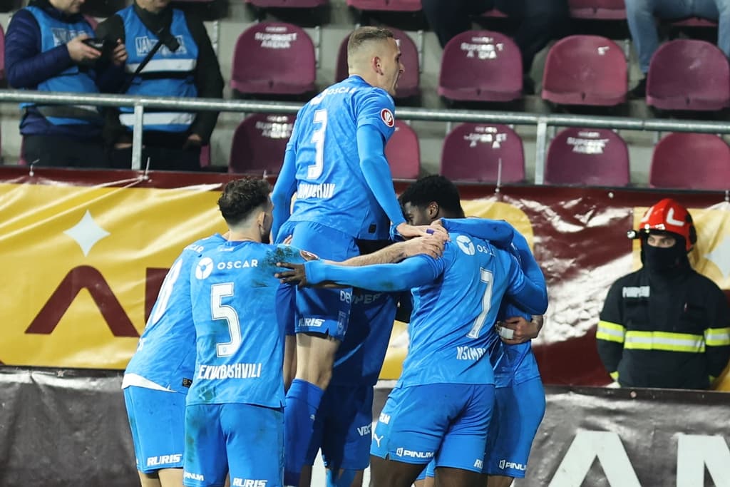 VIDEO: Final electrizant de sezon în Superliga: U Craiova și U Cluj, meci cu titlul pe masă etapa viitoare