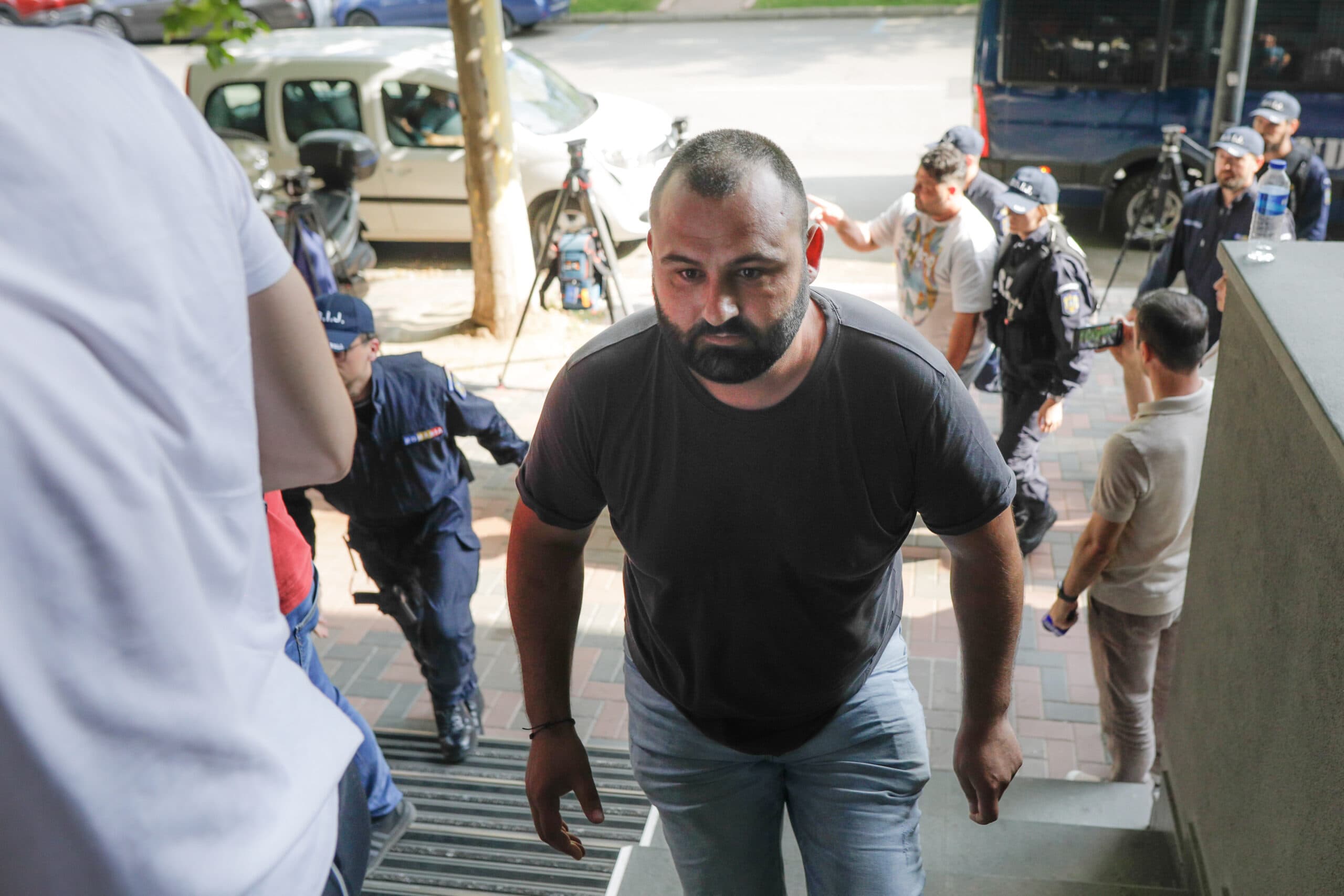 Dosarul grupării Godei din ”Azilele groazei”, amânat din nou. Tribunalul Ilfov nu a decis, în doi ani, dacă judecata poate începe / Niciun angajat l DGSAPC Sector 3 nu a fost cercetat disciplinar pentru oameni trimiși în azile
