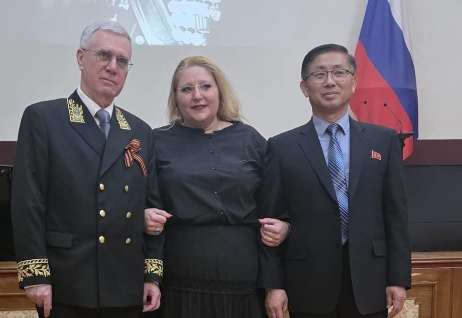 Diana Șoșoacă, din nou la Ambasada Rusiei: fotografie alături de ambasadorii Rusiei și Coreei de Nord