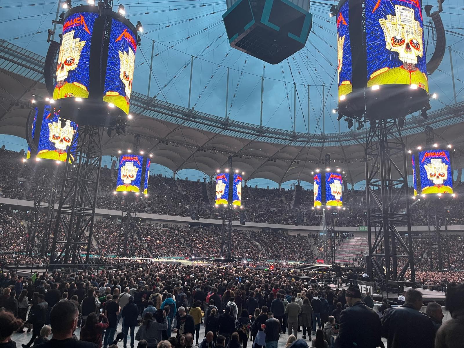 Unii fani Metallica au reclamat calitatea sunetului / „Arena Națională NU este un loc de concerte” / Organizatori: Am primit feedback covârșitor pozitiv. Experiența poate fi diferită de la un spectator la altul, în funcție de poziționarea în stadion, proximitatea față de scenă