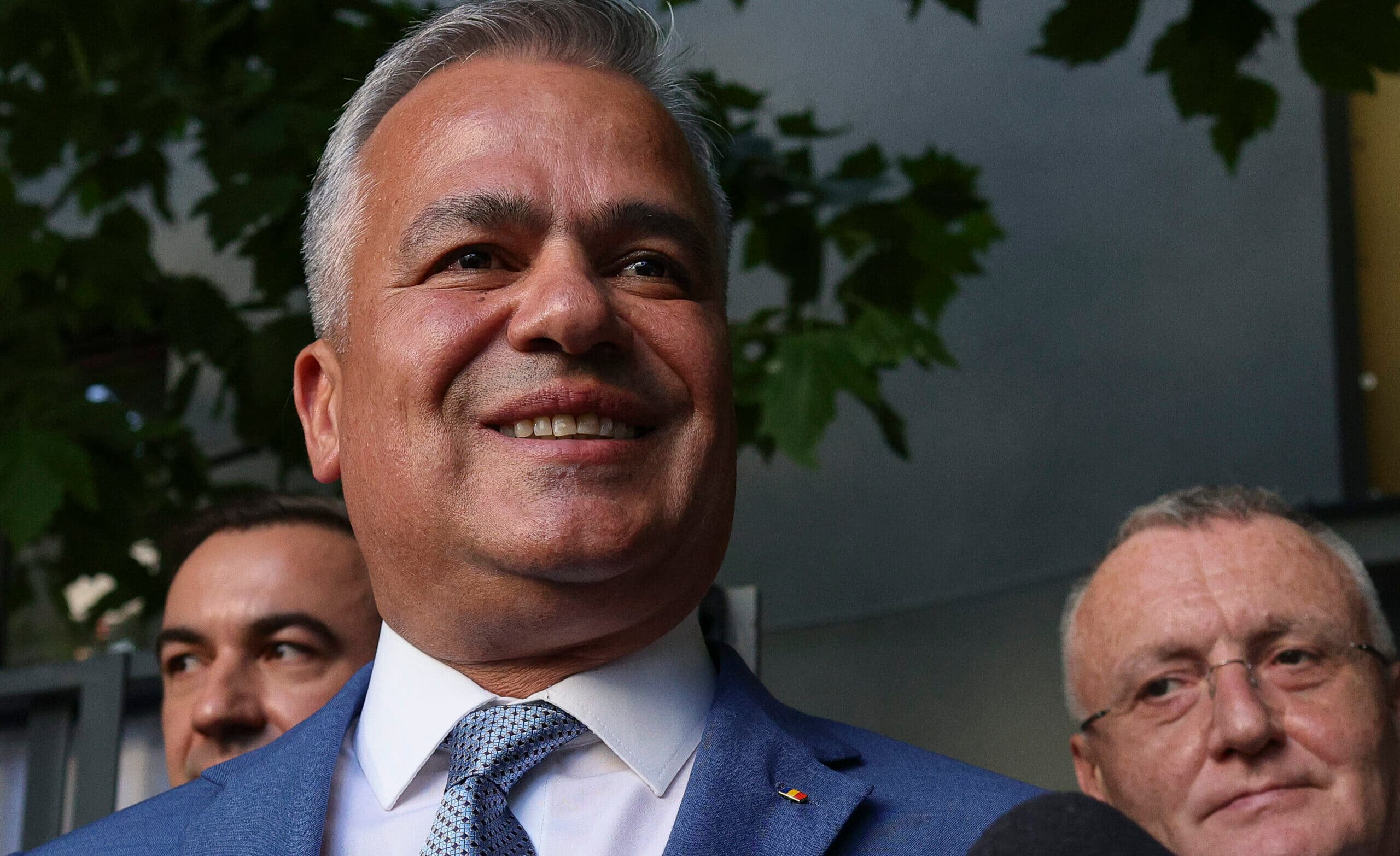 De ce sunt relevanți cei doi miniștri cu care Adrian Veștea s-a dus la negocierile cu George Simion