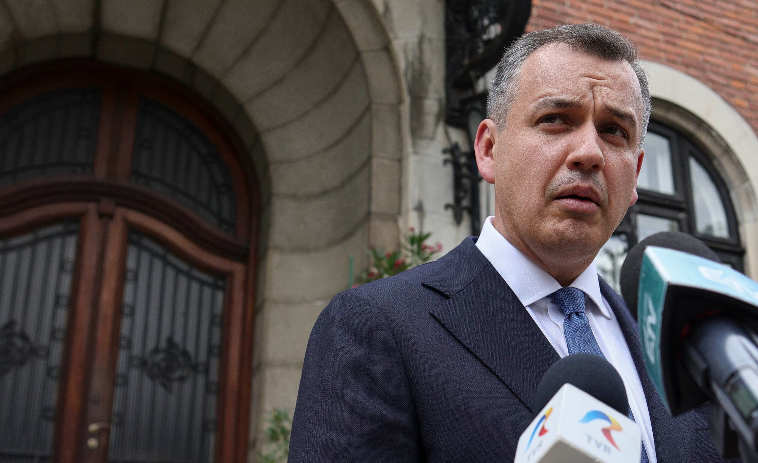 Eugen Tomac, dacă guvernul său este validat de Parlament: Nu vor crește taxele și impozitele / Indexarea pensiilor se va face în corelare cu inflația, în jur de 10% / Scutire de contribuția de asigurări sociale de sănătate pentru mamele cu copii / Nu spune și de unde vin banii
