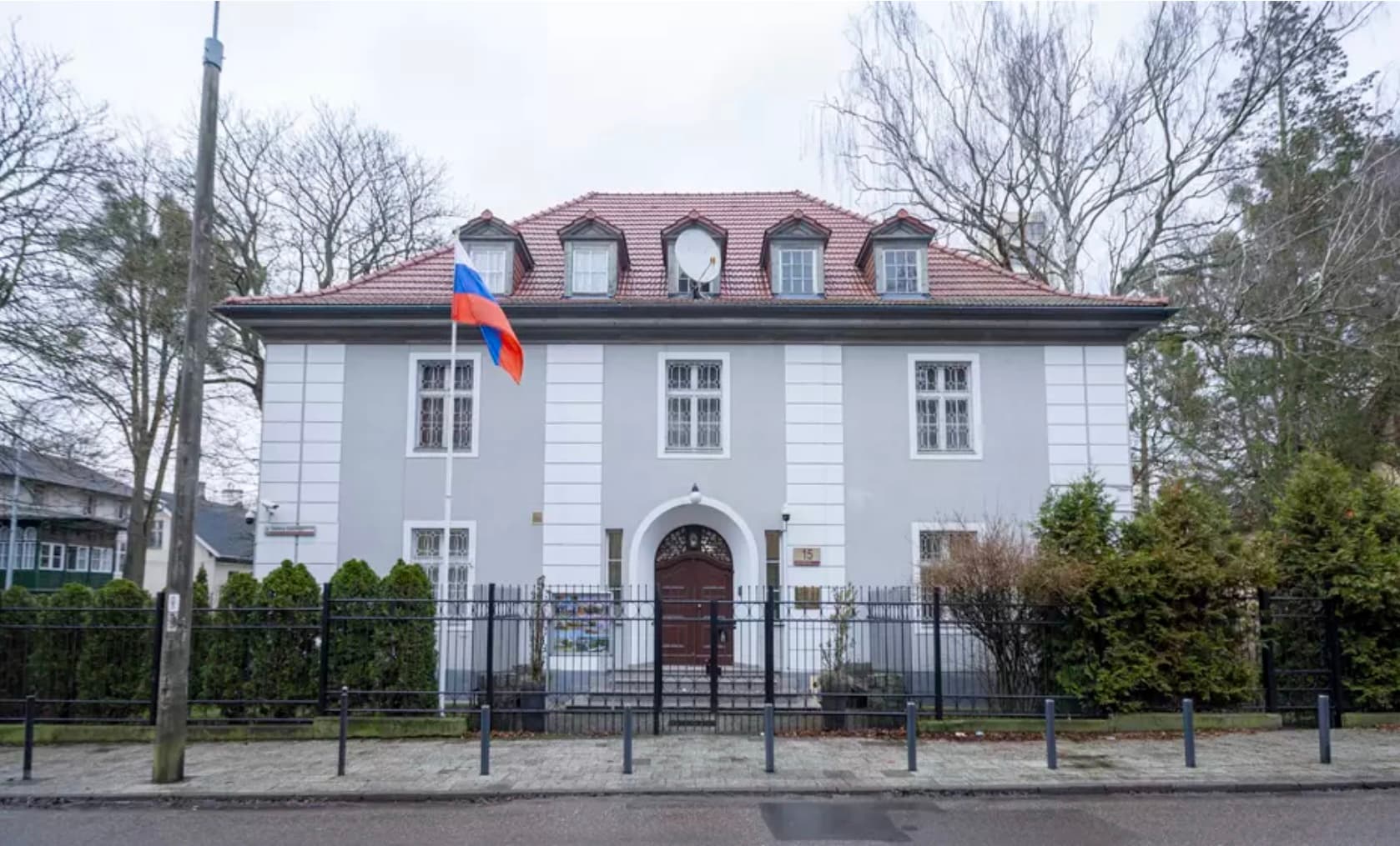 Polonia inițiază o acțiune în justiție pentru a recupera clădirea consulatului rus din Gdańsk, în timp ce Moscova amenință cu „consecințe dureroase”