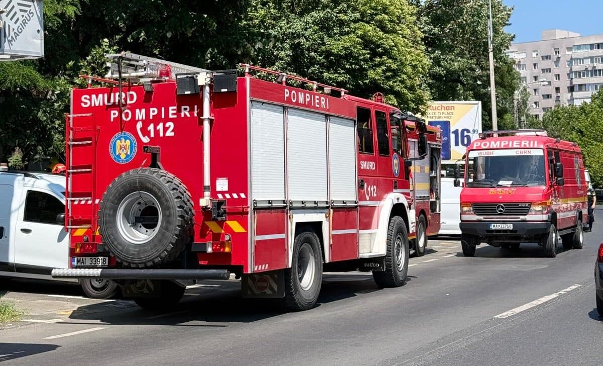 VIDEO: 90 de persoane evacuate dintr-un bloc din Capitală după detectarea unor scurgeri de gaz la o țeavă care face legătura cu imobilul
