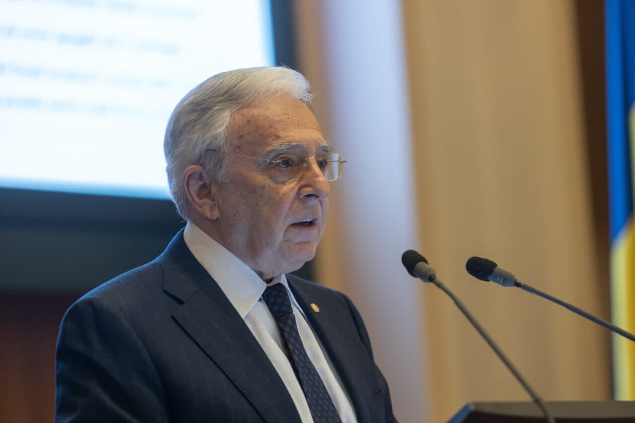 Mugur Isărescu anunță inflație de 11% în iulie