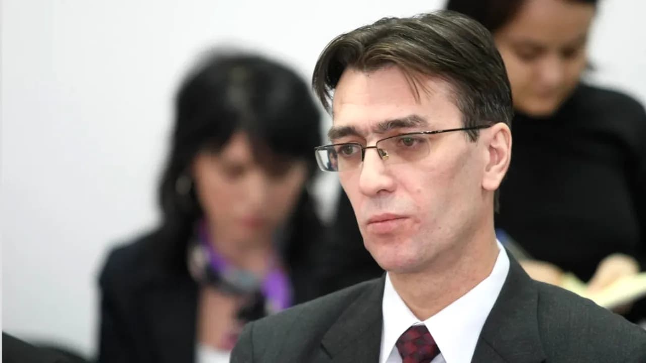 Toni Neacșu explică de ce crește riscul de dosar penal pentru Bolojan, după ce Comisia juridică a Senatului a recomandat sesizarea Parchetului pentru OUG privind SAFE