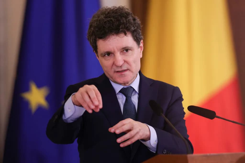 Nicușor Dan îl felicită în limba engleză pe Péter Magyar pentru victoria din Ungaria. „Deschidem un nou capitol în relațiile româno-maghiare”
