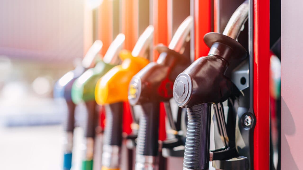 Prețurile la carburanți în cele mai vizitate 3 țări de către români vara. Cât plătești pentru un litru de benzină în Grecia, Bulgaria sau Turcia