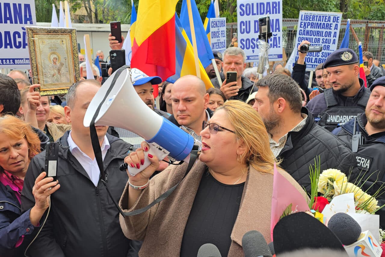Jerusalem Post: România, în fața unui „tsunami” de antisemitism. Cazul Șoșoacă, și campaniile împotriva lui Vexler