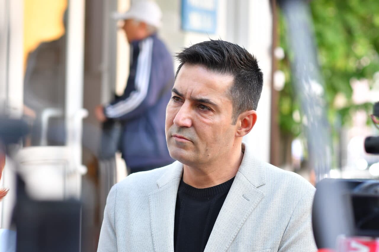 Claudiu Manda: Moțiunea trece cu mai multe voturi decât numărul de semnături