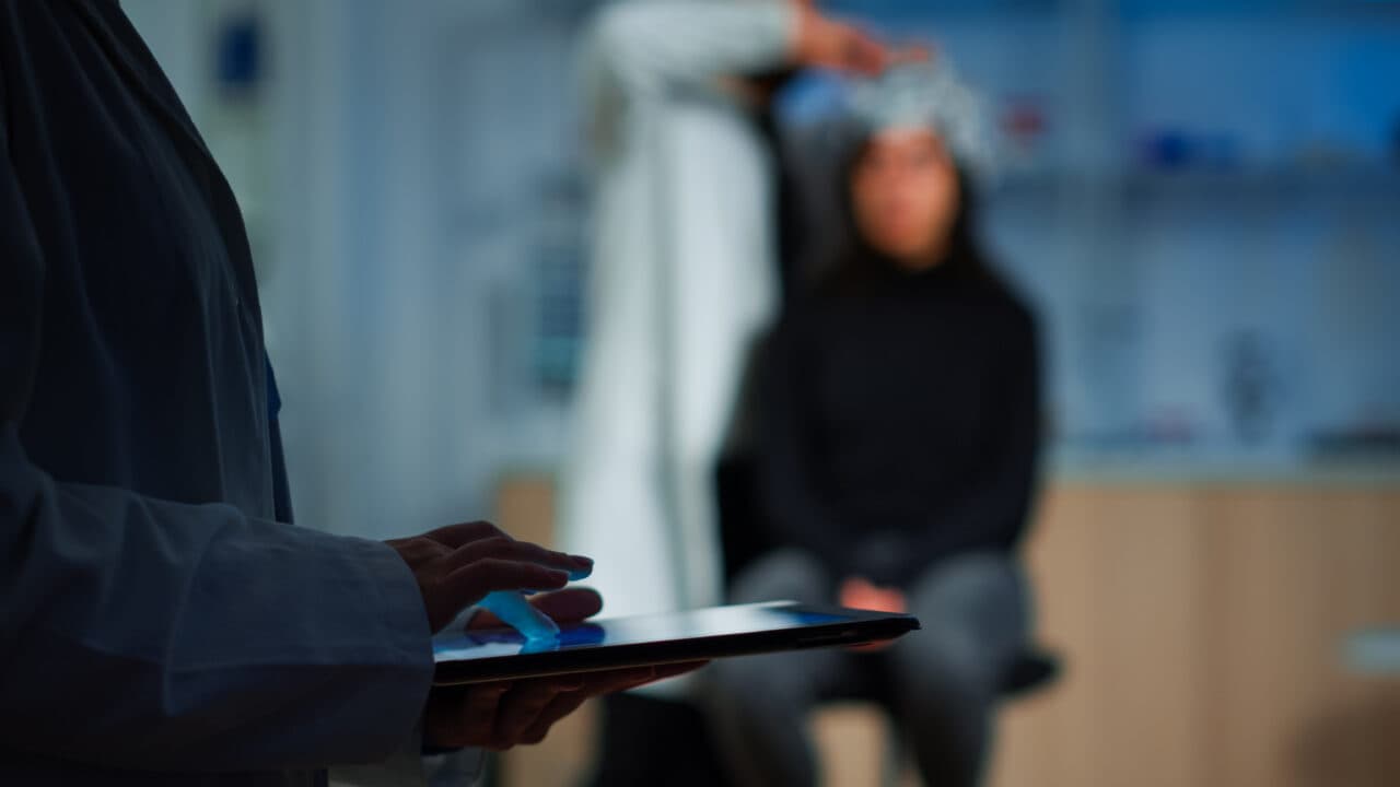 Aparatul din casă care îți dezvăluie identitatea cu precizie de 99,5%. Cum poți fi urmărit fără să știi