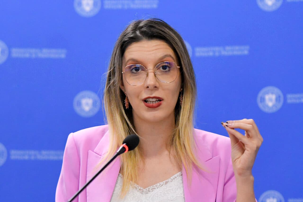 Diana Buzoianu a depus un proiect de lege împotriva balastierelor ilegale. Ce sancțiuni propune ministrul pentru operatorii care încalcă legea