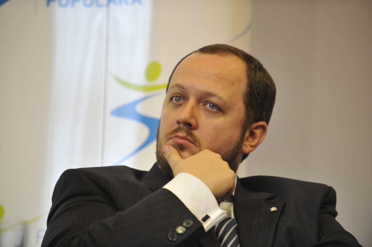 Papahagi îl mitraliază pe Bolojan: dupa secta „Martorii lui Georgescu” ar fi aiurea să asistăm la nașterea „Martorii lui Bolojan”