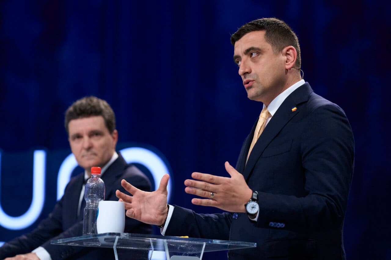 Financial Times: România, „o parabolă a populismului” care l-ar putea aduce pe George Simion la putere