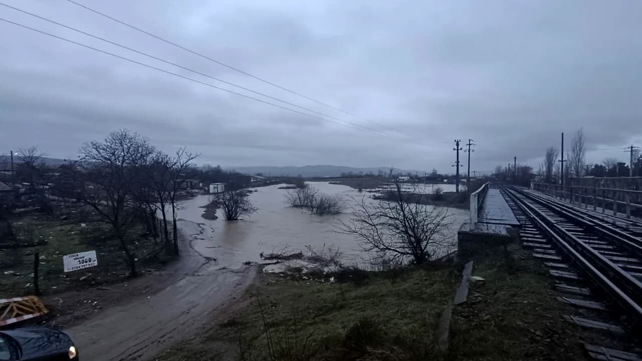 Cod galben de inundații în centrul și sudul țării. Care sunt județele cele mai afectate