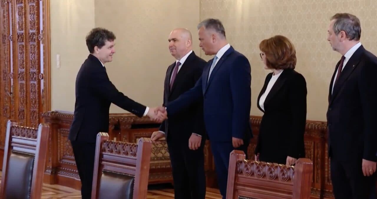 Nicușor Dan îi dă șah lui Ilie Bolojan. Îl desemnează premier pe Adrian Veștea, unul din greii PNL