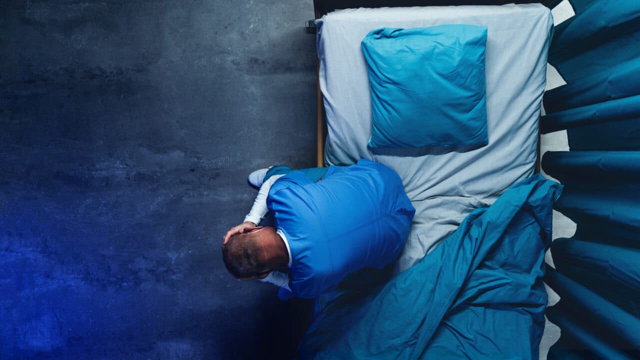 Motivul pentru care mulți oameni se trezesc între 2 și 4 dimineața. Iată ce poate însemna acest obicei