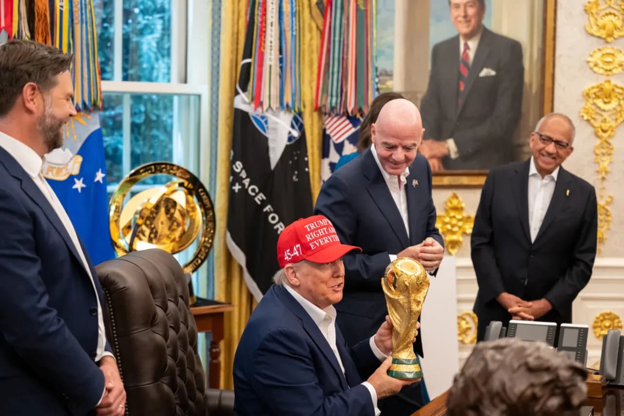 Scandalul cartonașului roșu anulat unui jucător din echipa SUA ia amploare. Administrația Trump, acuzată că a intervenit pe lângă șeful FIFA