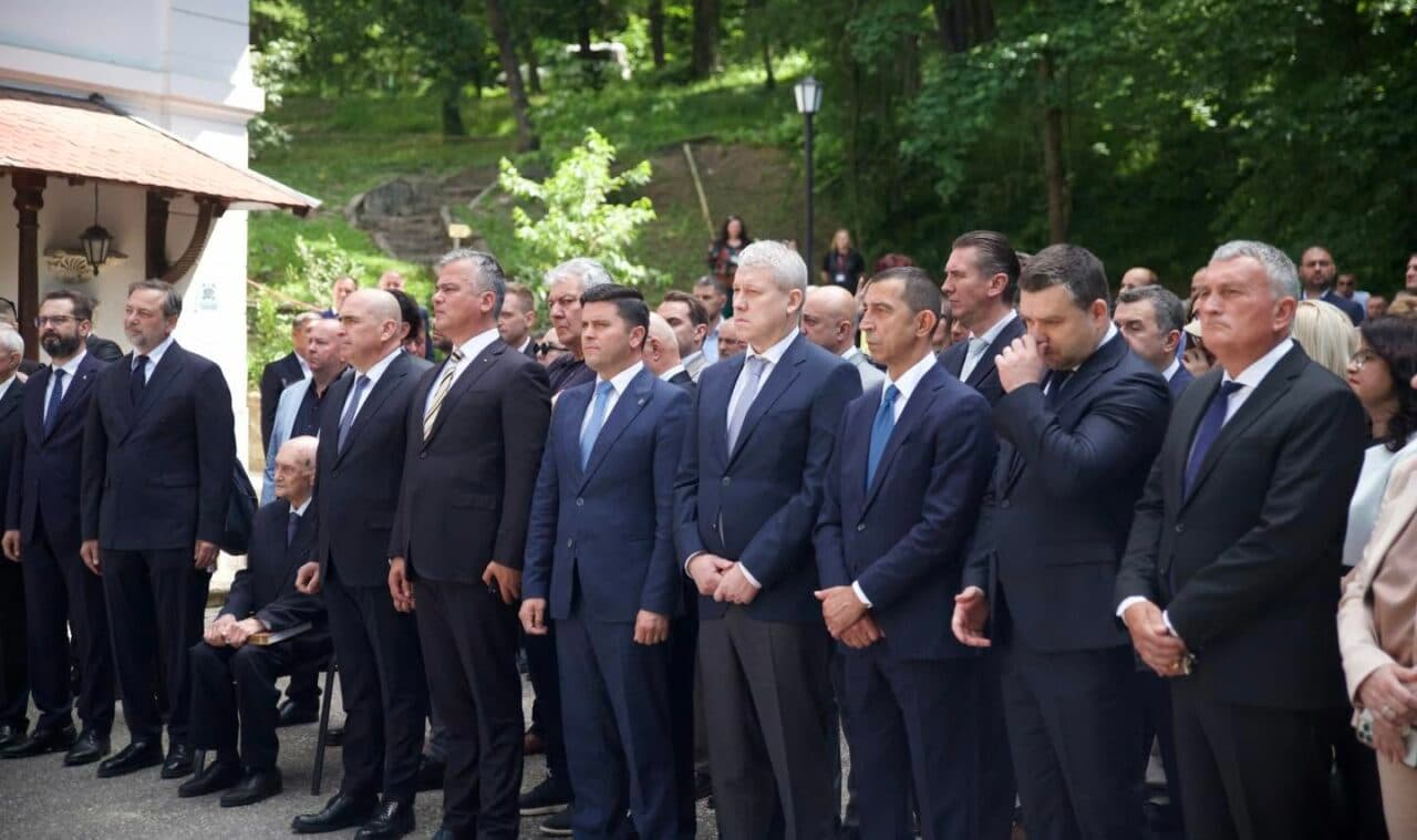 PNL pregăteşte opt posturi de vicepreşedinţi. Printre numele vehiculate se află şi cel al lui Robert Sighiartău, Florin Roman, Raluca Turcan