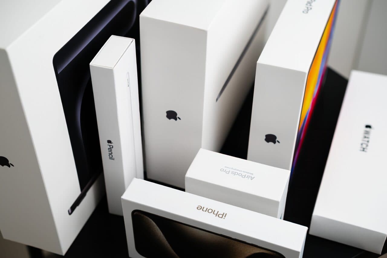 Apple scumpește MacBook-urile și iPad-urile. Care este motivul