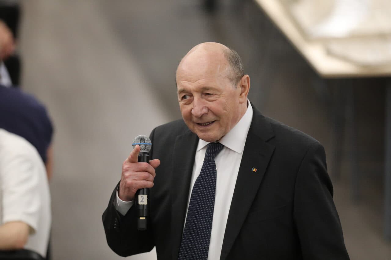 Verdictul lui Băsescu pentru Guvernul Veștea: „Nu văd multe opțiuni. Este clar că au nevoie de voturi de la AUR”