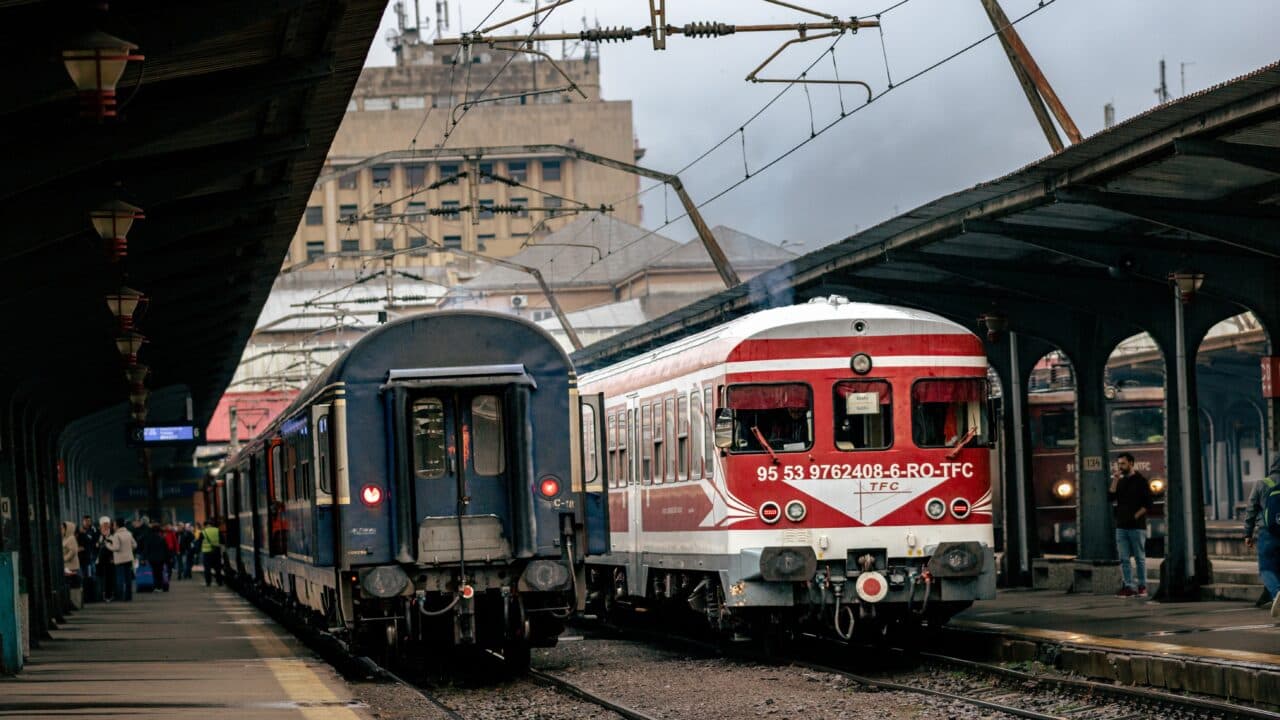 CFR Călători, avertisment pentru pasageri. Trenurile pot întârzia din cauza temperaturilor extreme. Ce li se recomandă
