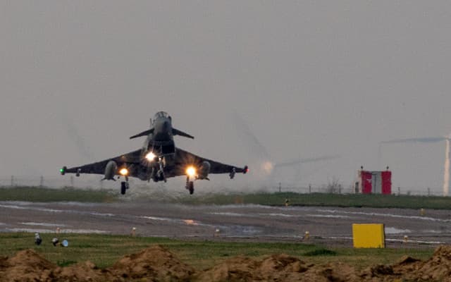 Alarmă de atac cu drone în Tulcea. Două aeronave britanice de luptă Eurofighter Typhoon au fost ridicate. A fost emis mesaj RO-Alert