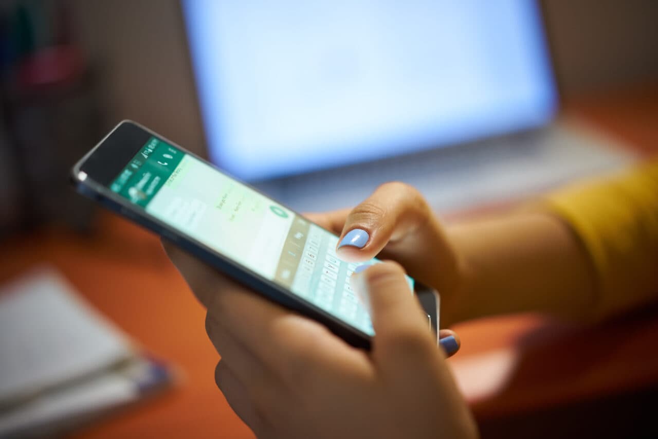 Cum golești memoria cache a WhatsApp pentru a elibera mai mult spațiu pe telefon
