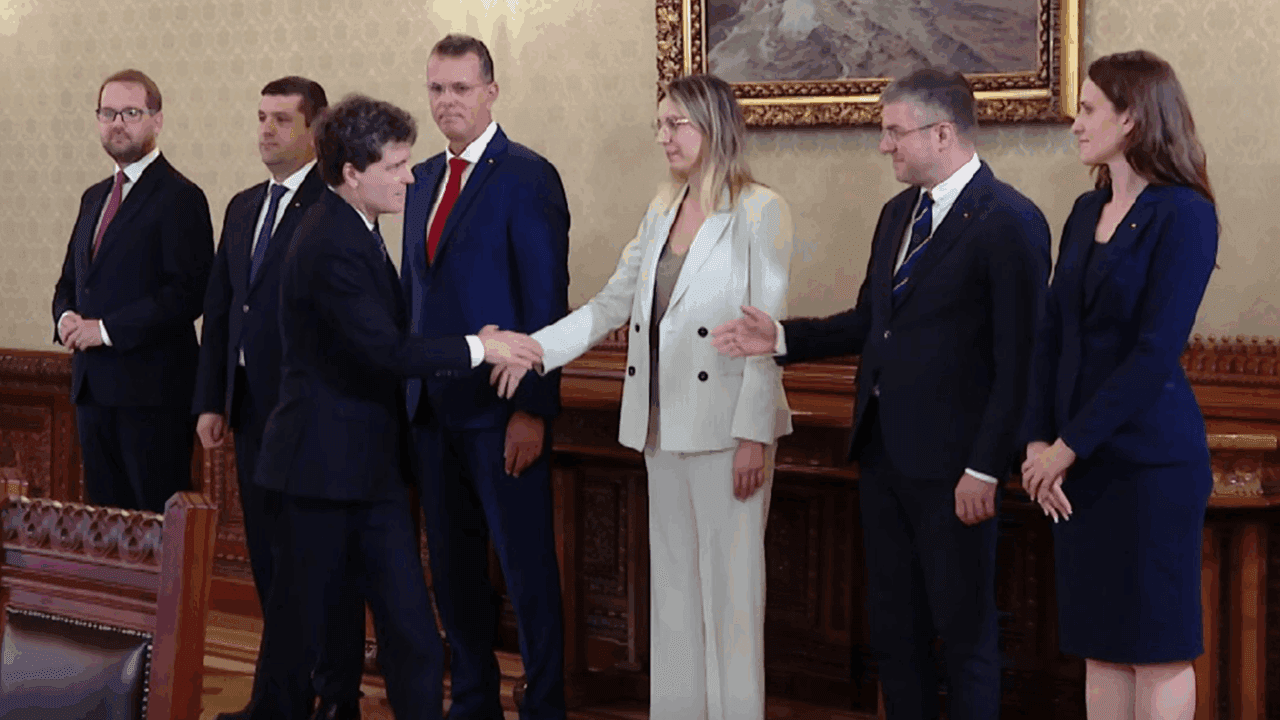 USR nu va susține un guvern din care face parte PSD. Dominic Fritz: „Nu ne este teamă de alegeri anticipate, dimpotrivă”