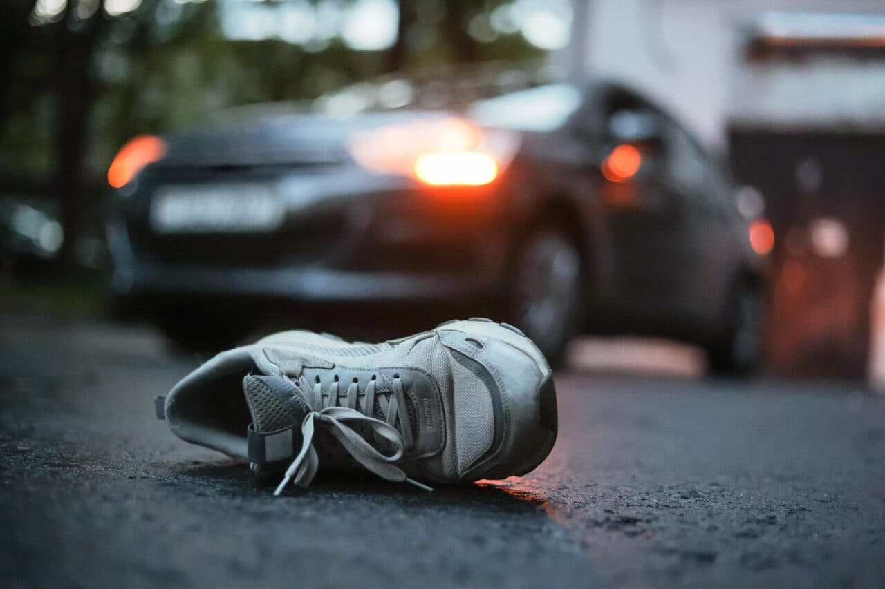 Tragedie în Maramureș. Fetița de 6 ani a unui ofițer NATO a fost călcată de o autoutilitară. Șoferul a fugit
